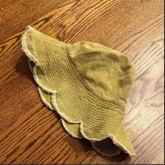 New Urban Outfitters Scalloped Bucket Hat One Size main image 5
